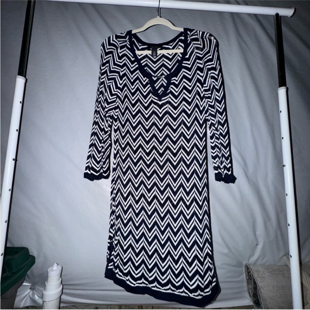White House Black Market Chevron Knit dress - navy and White - Picture 2 of 3